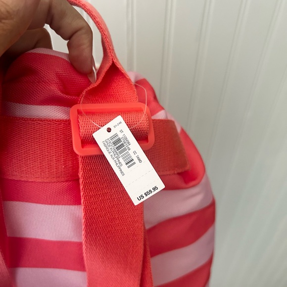 ⭐️ NEW Victoria's Secret Pink Striped Drawstring Cooler Backpack - Picture 8 of 8
